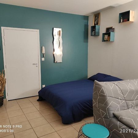 Studio Dans Vieux Magasin 1800 Apartamento Sedán Exterior foto